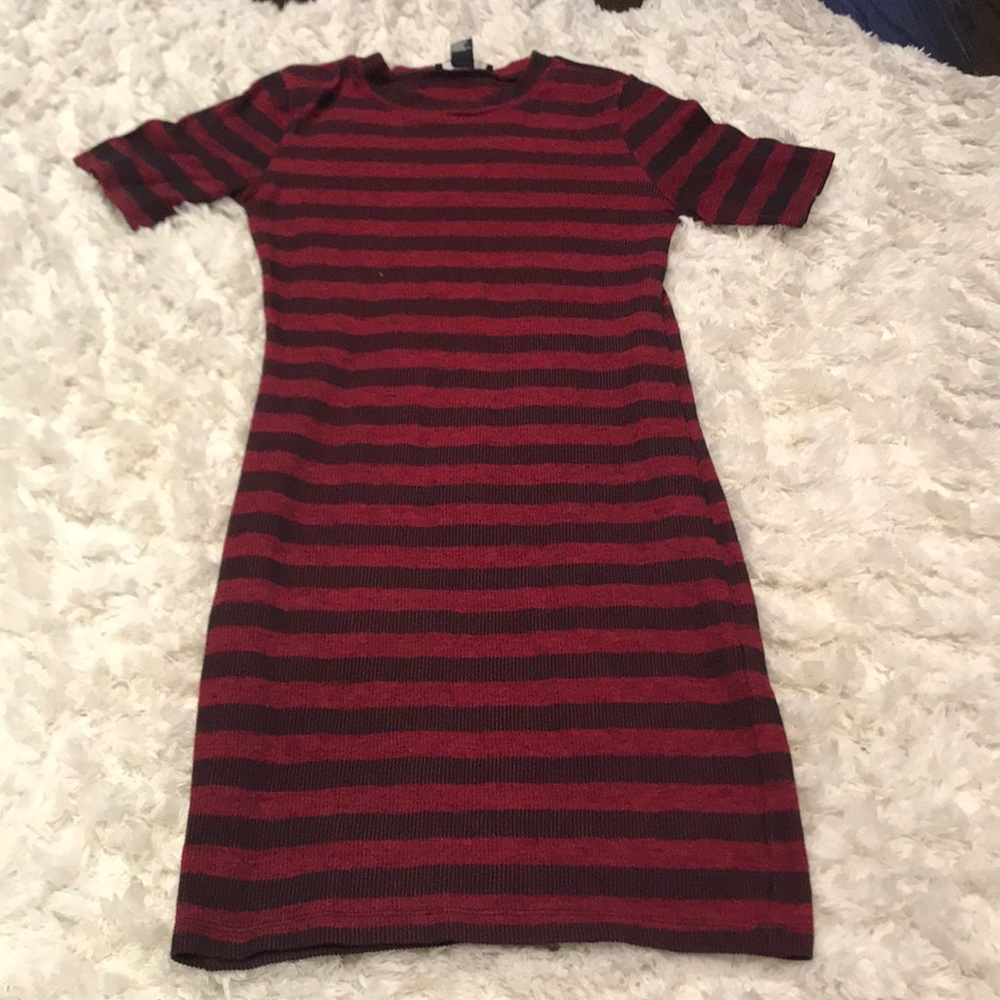 Black/ Burgundy body con dress , short sleeves
